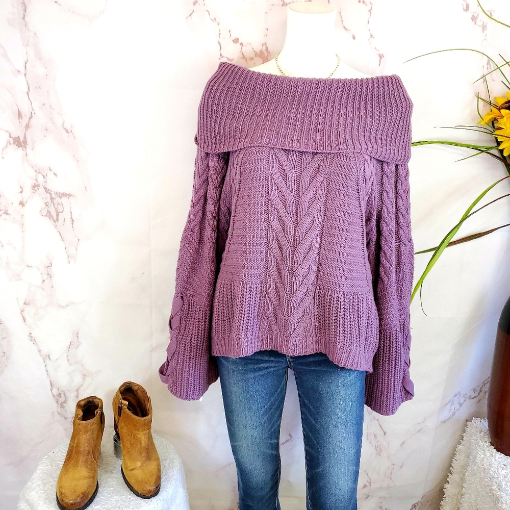 NWOT! Express gorgeous on or off shoulder sweater